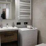 Апартаменти Apartmens On Teodora 5 *